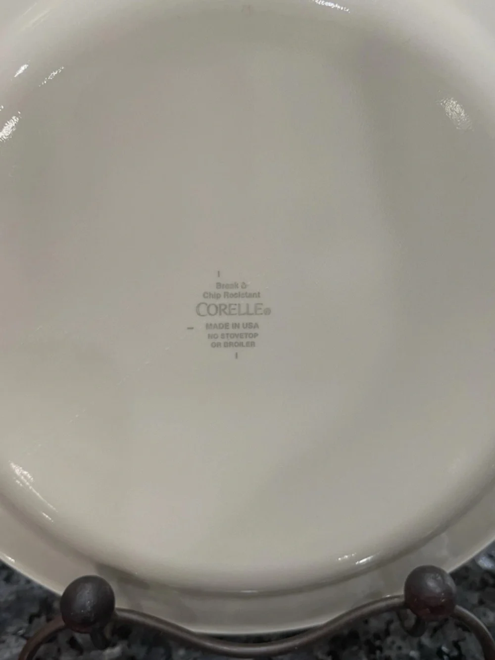 Corelle Textured Leaves Set of 2 Salad/Dessert Plates 7.25”